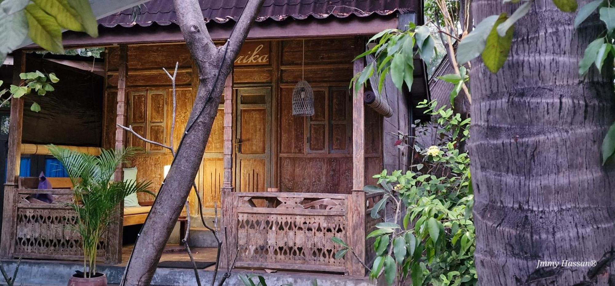 Villas Light House - Eco-Traditional Joglo Gili Trawangan Exterior foto